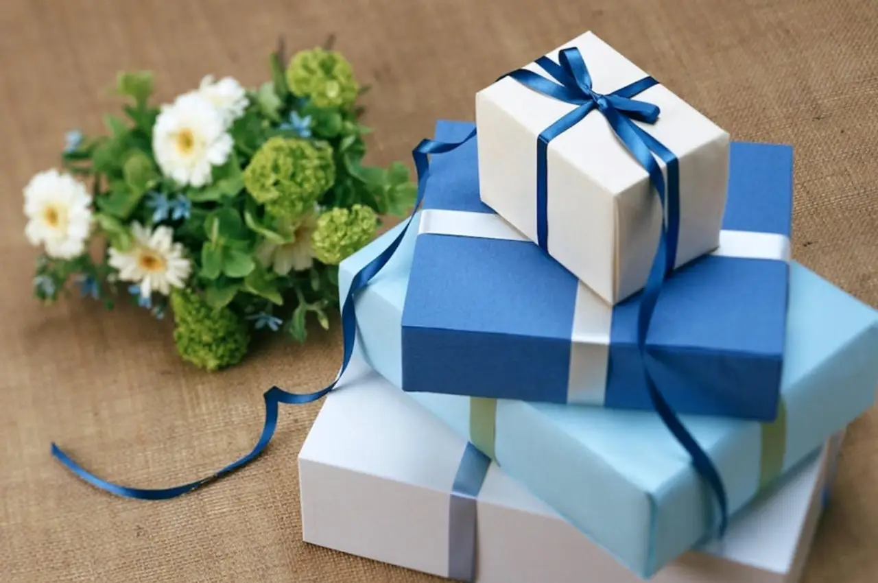 Gift Shopping on a Budget with Online Bargains
