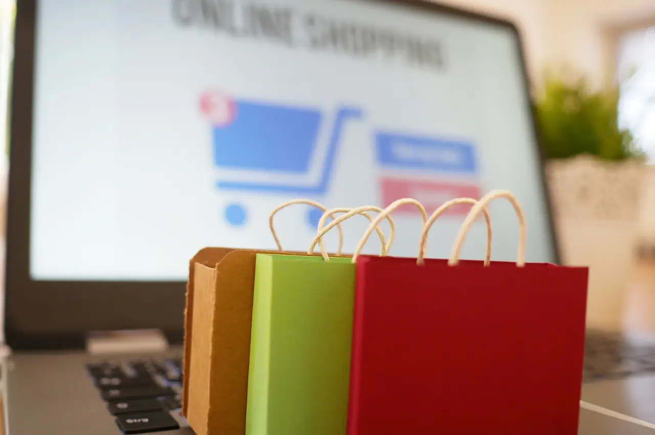 Shopaholic’s Mind: The Online Shopping Craze