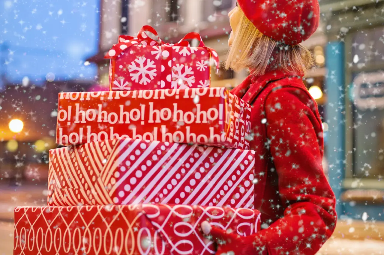 Season’s Hottest Gift Ideas: Shop Online Now!