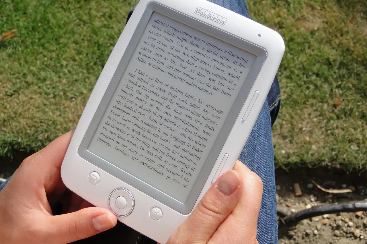 E-readers: Finding the Ultimate Reading Companion